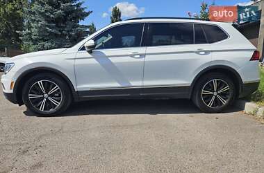 Внедорожник / Кроссовер Volkswagen Tiguan 2017 в Черкассах