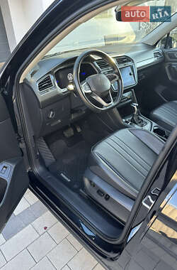 Внедорожник / Кроссовер Volkswagen Tiguan 2021 в 