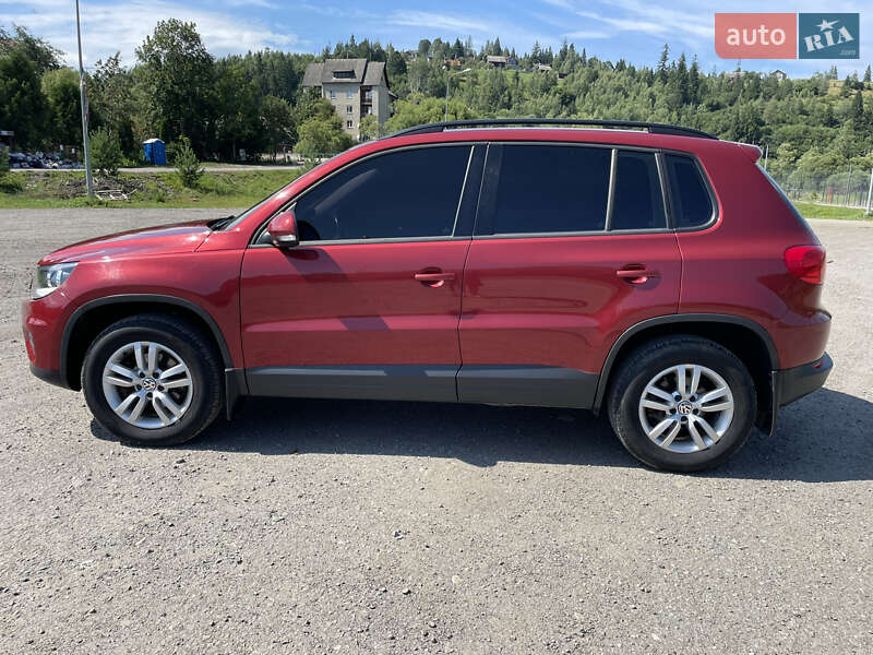 Внедорожник / Кроссовер Volkswagen Tiguan 2015 в Славском