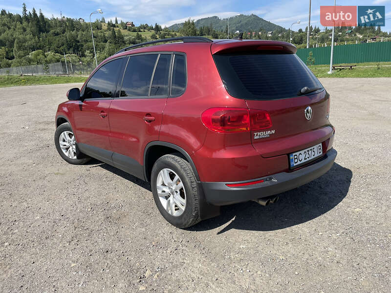 Внедорожник / Кроссовер Volkswagen Tiguan 2015 в Славском