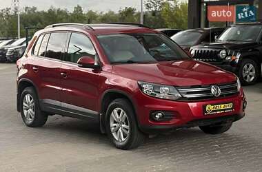 Позашляховик / Кросовер Volkswagen Tiguan 2015 в Чернівцях