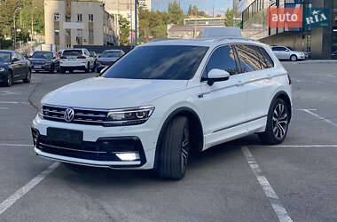 Позашляховик / Кросовер Volkswagen Tiguan 2017 в Києві