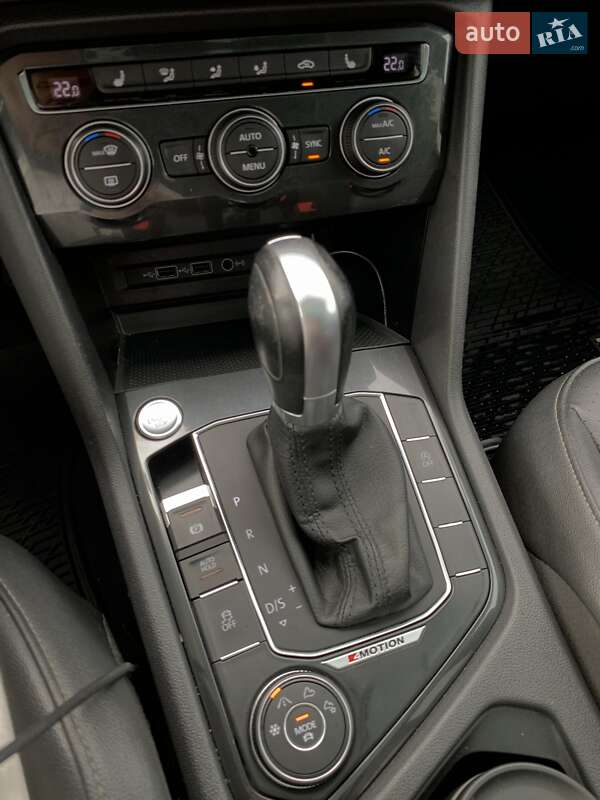 Внедорожник / Кроссовер Volkswagen Tiguan 2017 в Львове