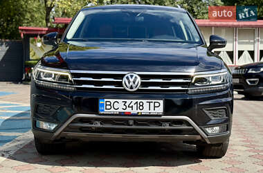 Внедорожник / Кроссовер Volkswagen Tiguan 2017 в Львове
