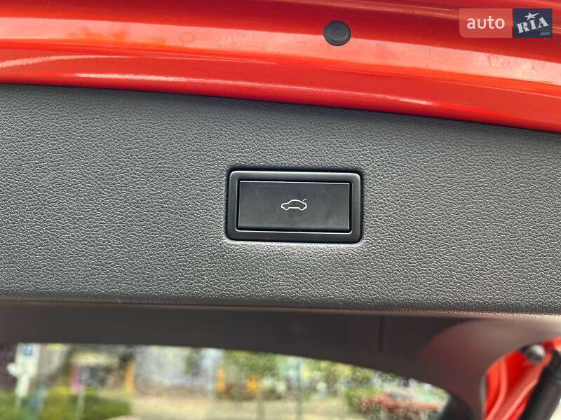 Внедорожник / Кроссовер Volkswagen Tiguan 2018 в Киеве