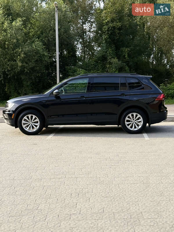 Позашляховик / Кросовер Volkswagen Tiguan 2019 в Новояворівську