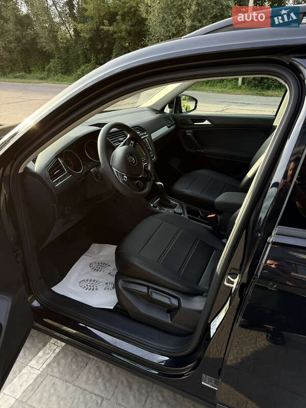 Позашляховик / Кросовер Volkswagen Tiguan 2019 в Новояворівську