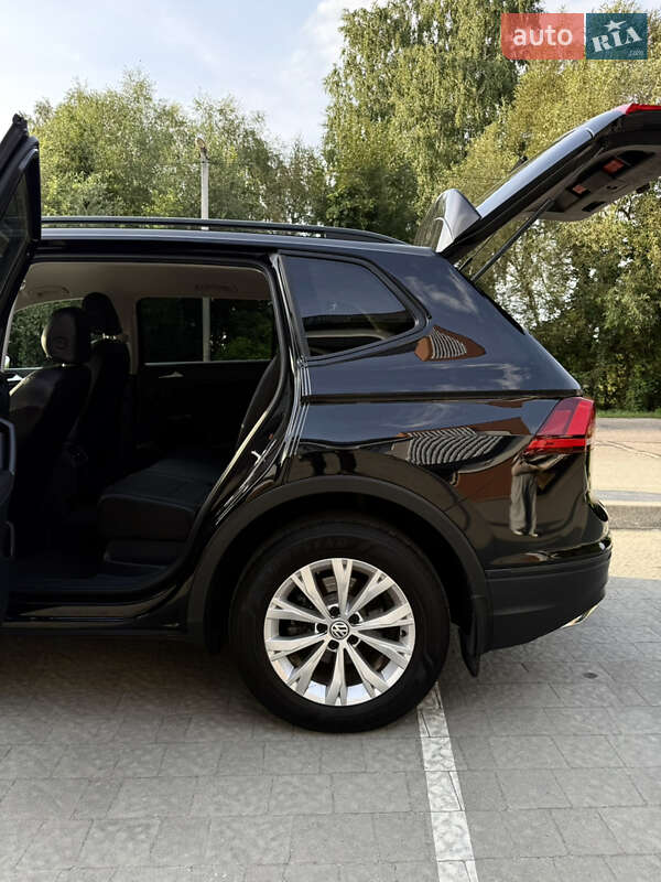 Позашляховик / Кросовер Volkswagen Tiguan 2019 в Новояворівську