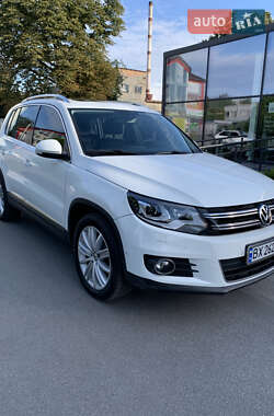 Внедорожник / Кроссовер Volkswagen Tiguan 2015 в Житомире