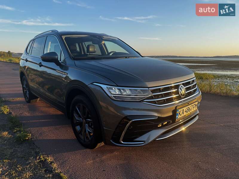 Внедорожник / Кроссовер Volkswagen Tiguan 2022 в Киеве