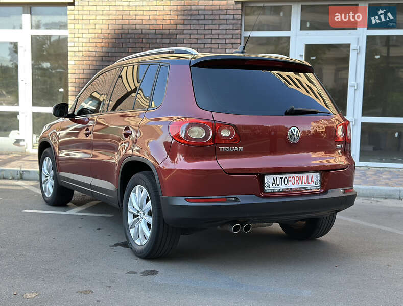 Внедорожник / Кроссовер Volkswagen Tiguan 2010 в Киеве