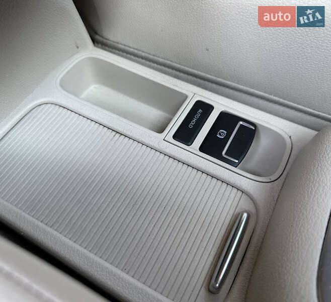 Внедорожник / Кроссовер Volkswagen Tiguan 2010 в Киеве