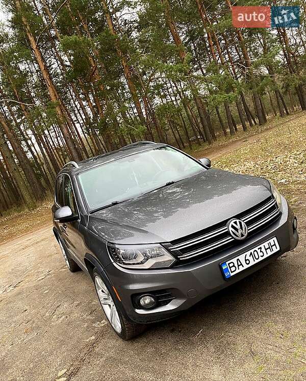 Внедорожник / Кроссовер Volkswagen Tiguan 2012 в 