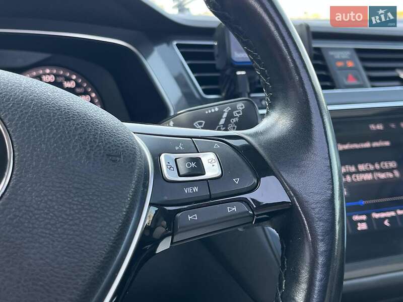 Позашляховик / Кросовер Volkswagen Tiguan 2018 в Львові