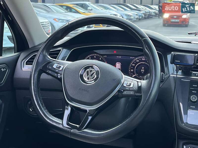 Позашляховик / Кросовер Volkswagen Tiguan 2018 в Львові
