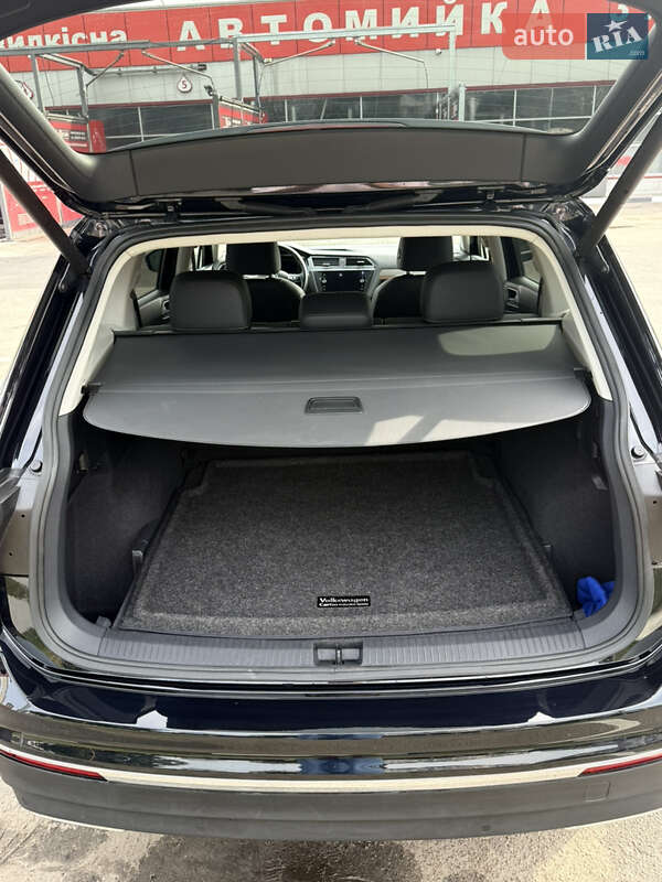 Позашляховик / Кросовер Volkswagen Tiguan 2019 в Києві фото 31 Позашляховик / Кросовер Volkswagen Tiguan 2019 в Києві