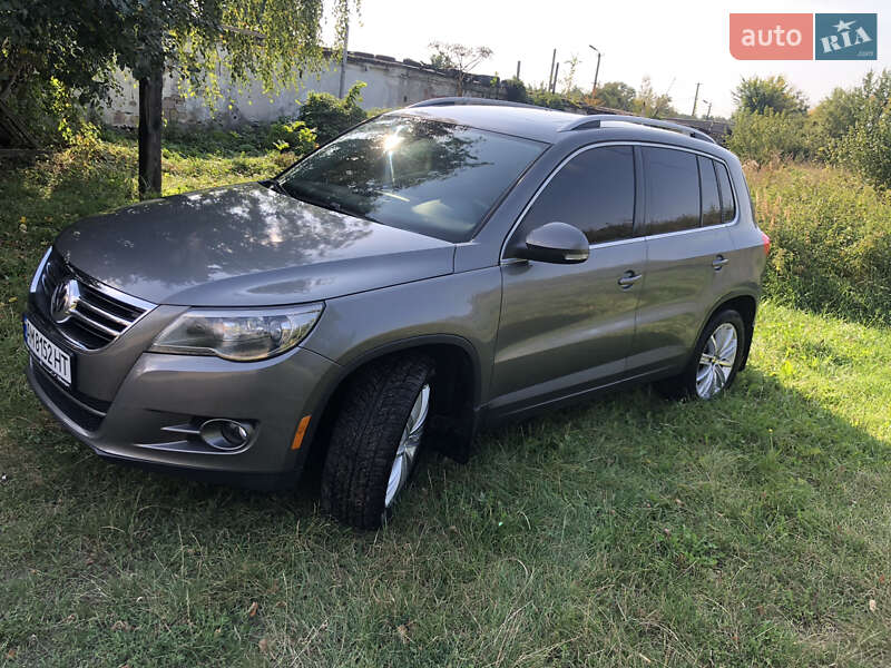 Позашляховик / Кросовер Volkswagen Tiguan 2010 в Коростені