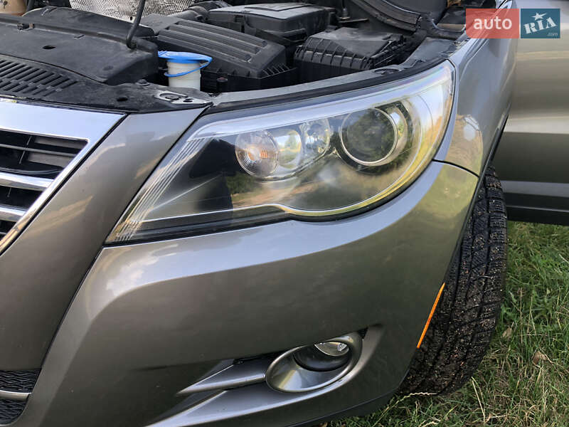 Позашляховик / Кросовер Volkswagen Tiguan 2010 в Коростені