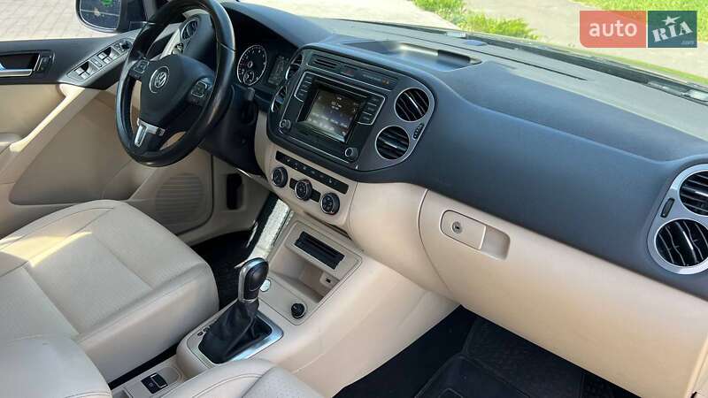 Внедорожник / Кроссовер Volkswagen Tiguan 2015 в Львове