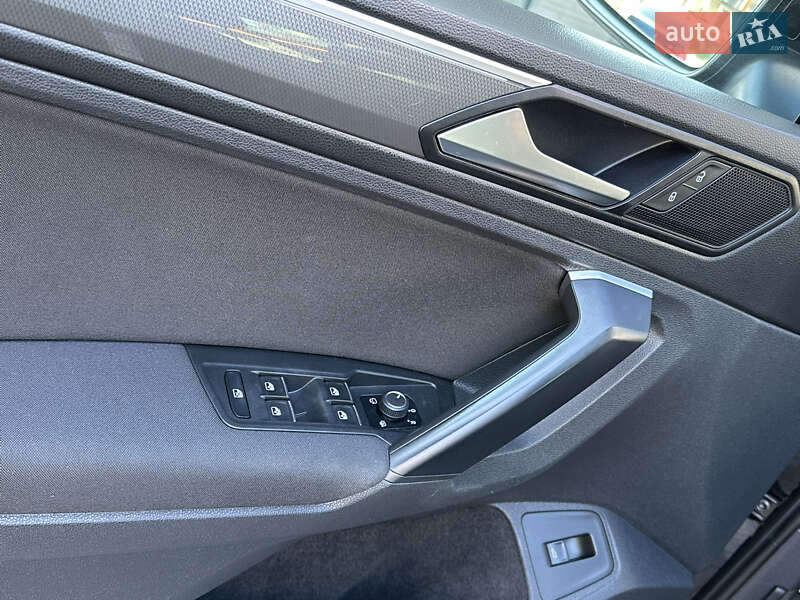 Внедорожник / Кроссовер Volkswagen Tiguan 2018 в Киеве