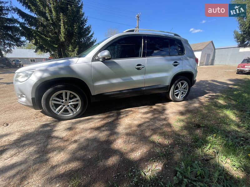 Внедорожник / Кроссовер Volkswagen Tiguan 2010 в Городенке