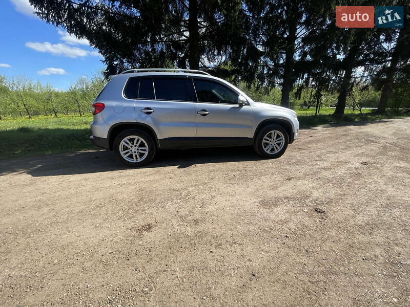 Внедорожник / Кроссовер Volkswagen Tiguan 2010 в Городенке
