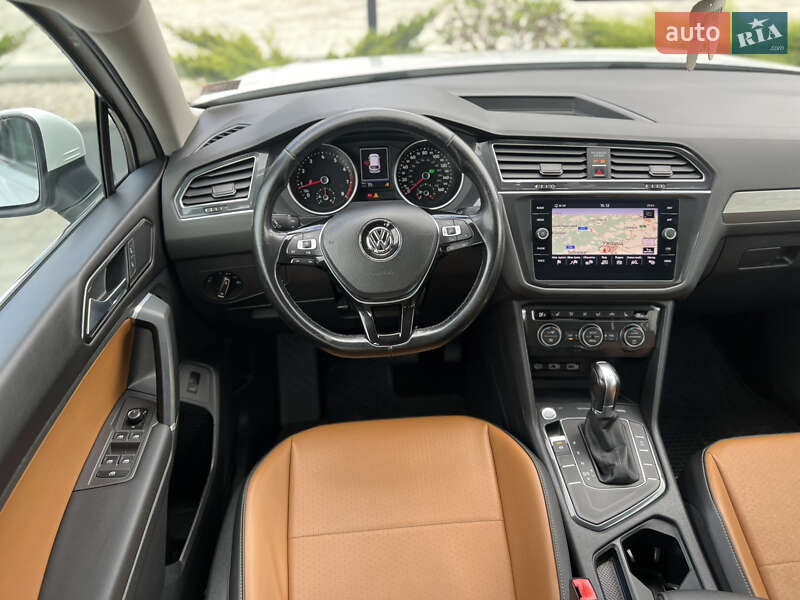 Внедорожник / Кроссовер Volkswagen Tiguan 2017 в Ужгороде