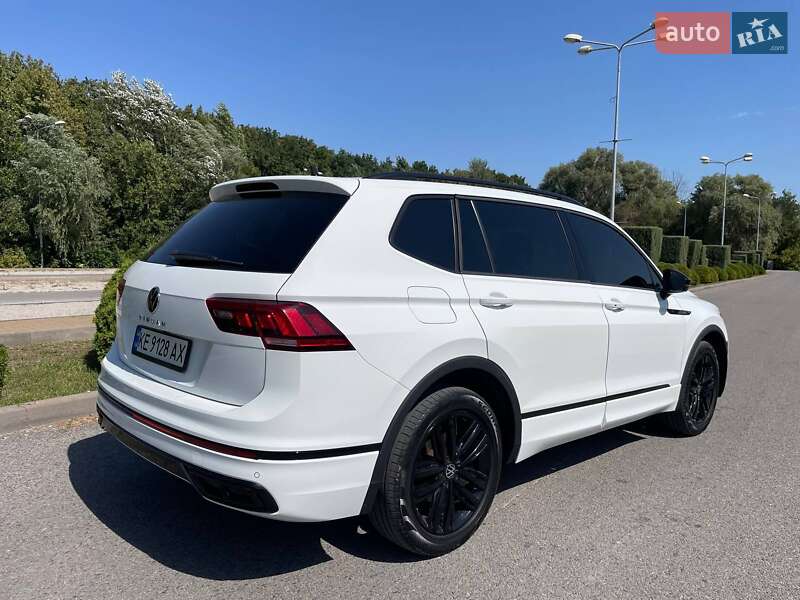 Внедорожник / Кроссовер Volkswagen Tiguan 2022 в Днепре