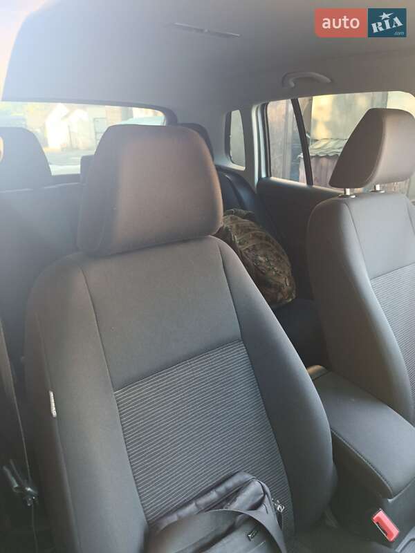 Внедорожник / Кроссовер Volkswagen Tiguan 2017 в Малине