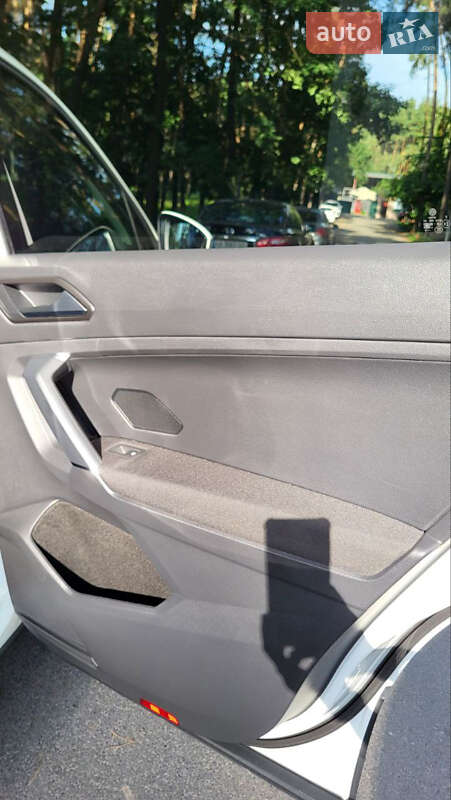 Внедорожник / Кроссовер Volkswagen Tiguan 2018 в Киеве