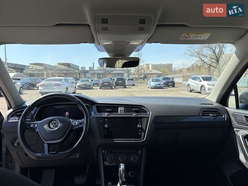 Внедорожник / Кроссовер Volkswagen Tiguan 2017 в Киеве