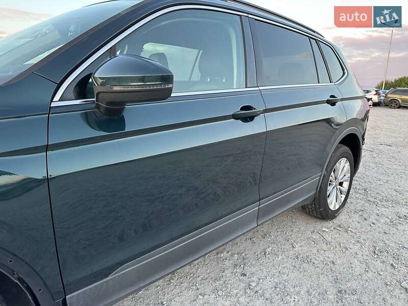 Внедорожник / Кроссовер Volkswagen Tiguan 2019 в Львове
