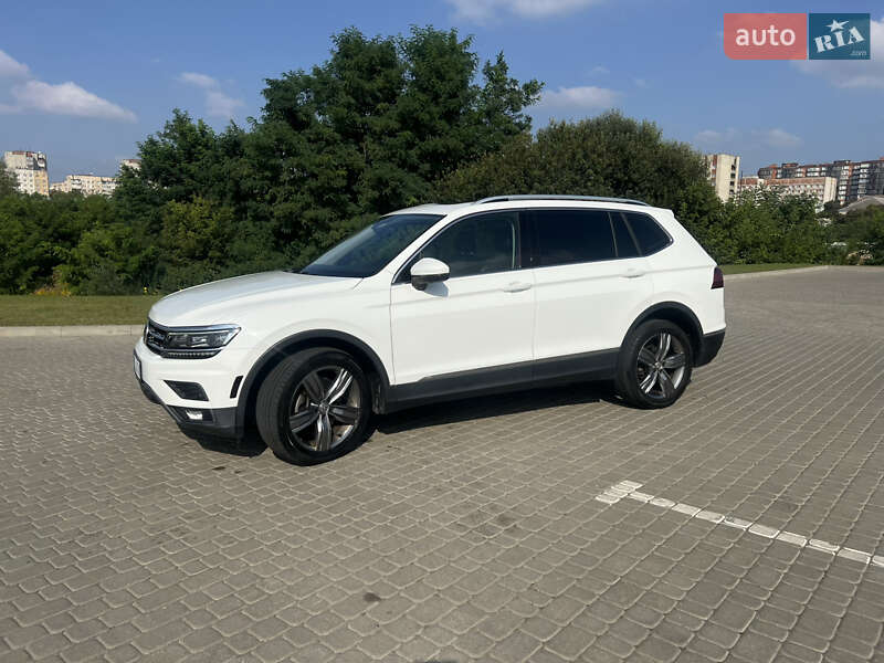Внедорожник / Кроссовер Volkswagen Tiguan 2018 в Львове