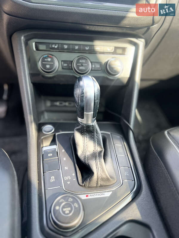 Внедорожник / Кроссовер Volkswagen Tiguan 2018 в Львове