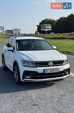 Позашляховик / Кросовер Volkswagen Tiguan 2016 в Львові