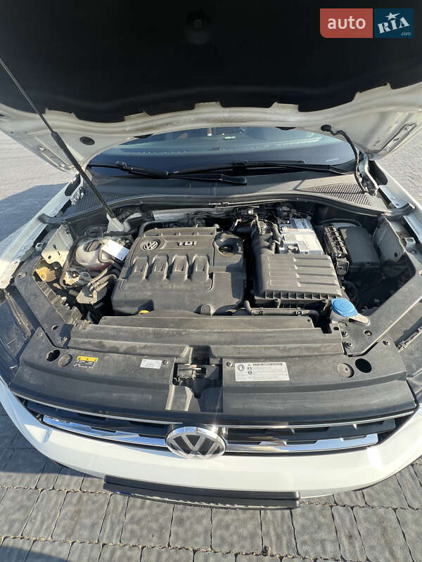 Внедорожник / Кроссовер Volkswagen Tiguan 2016 в Львове фото 26 Внедорожник / Кроссовер Volkswagen Tiguan 2016 в Львове