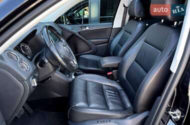 Внедорожник / Кроссовер Volkswagen Tiguan 2016 в 