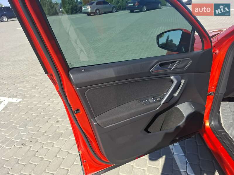 Внедорожник / Кроссовер Volkswagen Tiguan 2018 в Шепетовке