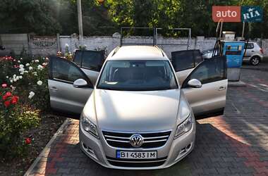 Внедорожник / Кроссовер Volkswagen Tiguan 2009 в Полтаве