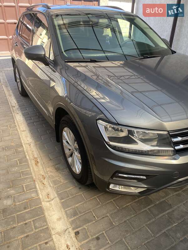 Внедорожник / Кроссовер Volkswagen Tiguan 2018 в Харькове