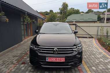 Позашляховик / Кросовер Volkswagen Tiguan 2022 в Чернівцях