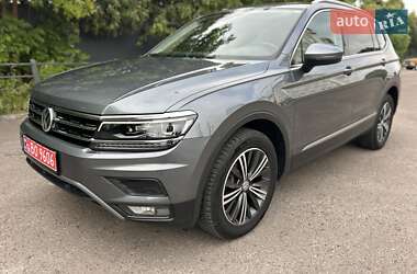Внедорожник / Кроссовер Volkswagen Tiguan 2018 в Львове