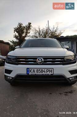 Внедорожник / Кроссовер Volkswagen Tiguan 2017 в Киеве