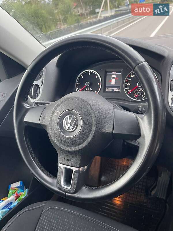 Внедорожник / Кроссовер Volkswagen Tiguan 2014 в Черновцах