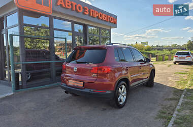 Внедорожник / Кроссовер Volkswagen Tiguan 2015 в 