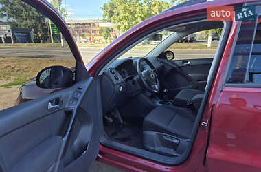 Внедорожник / Кроссовер Volkswagen Tiguan 2015 в 