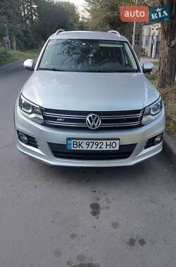 Внедорожник / Кроссовер Volkswagen Tiguan 2014 в Здолбунове