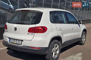 Внедорожник / Кроссовер Volkswagen Tiguan 2011 в 