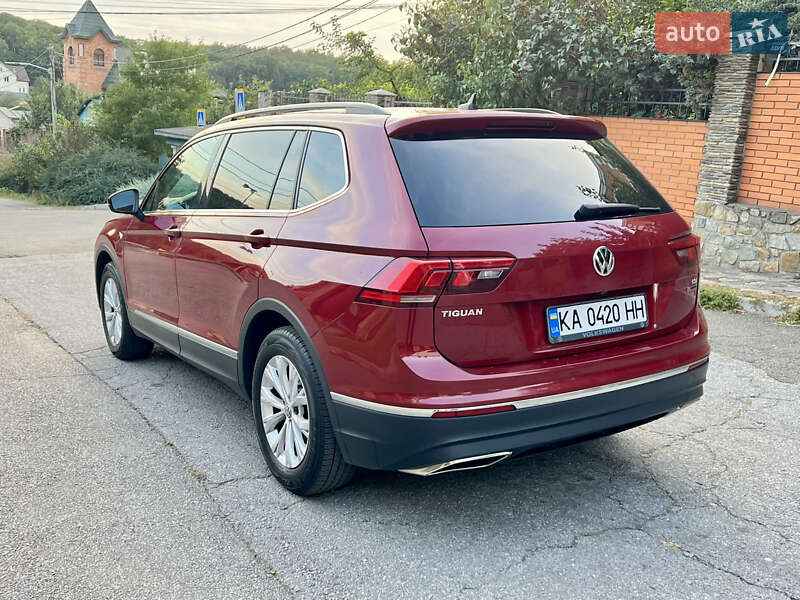 Позашляховик / Кросовер Volkswagen Tiguan 2017 в Києві