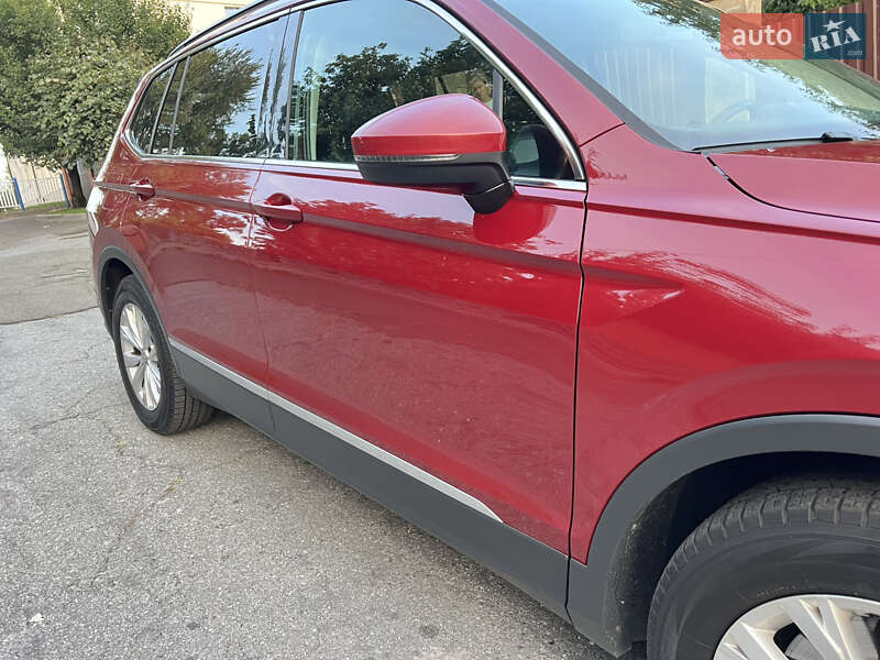Позашляховик / Кросовер Volkswagen Tiguan 2017 в Києві